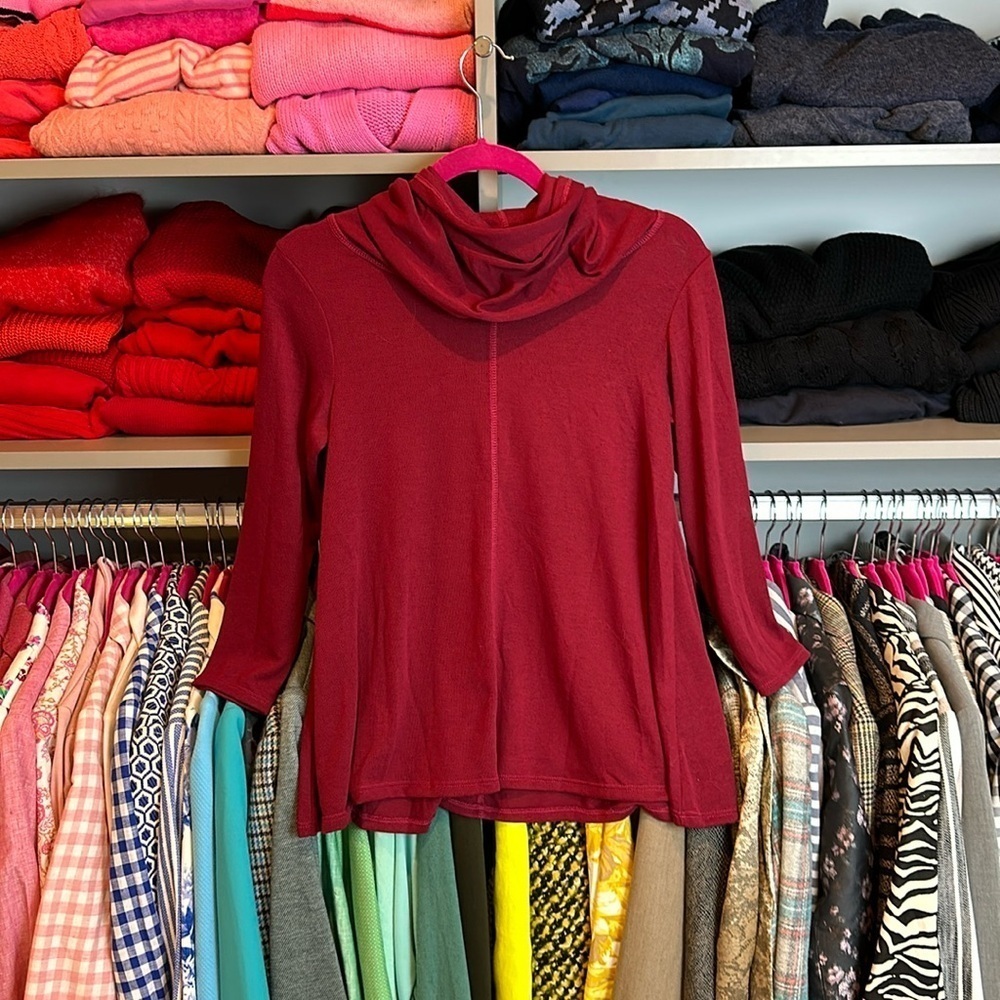 The Limited maroon turtleneck 3/4 quarter sleeve top size XS NWT